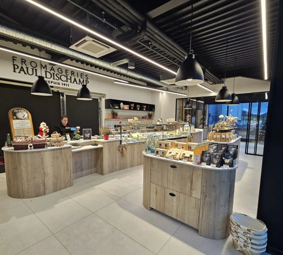 Cuisine sur mesure réalisée dans un intérieur