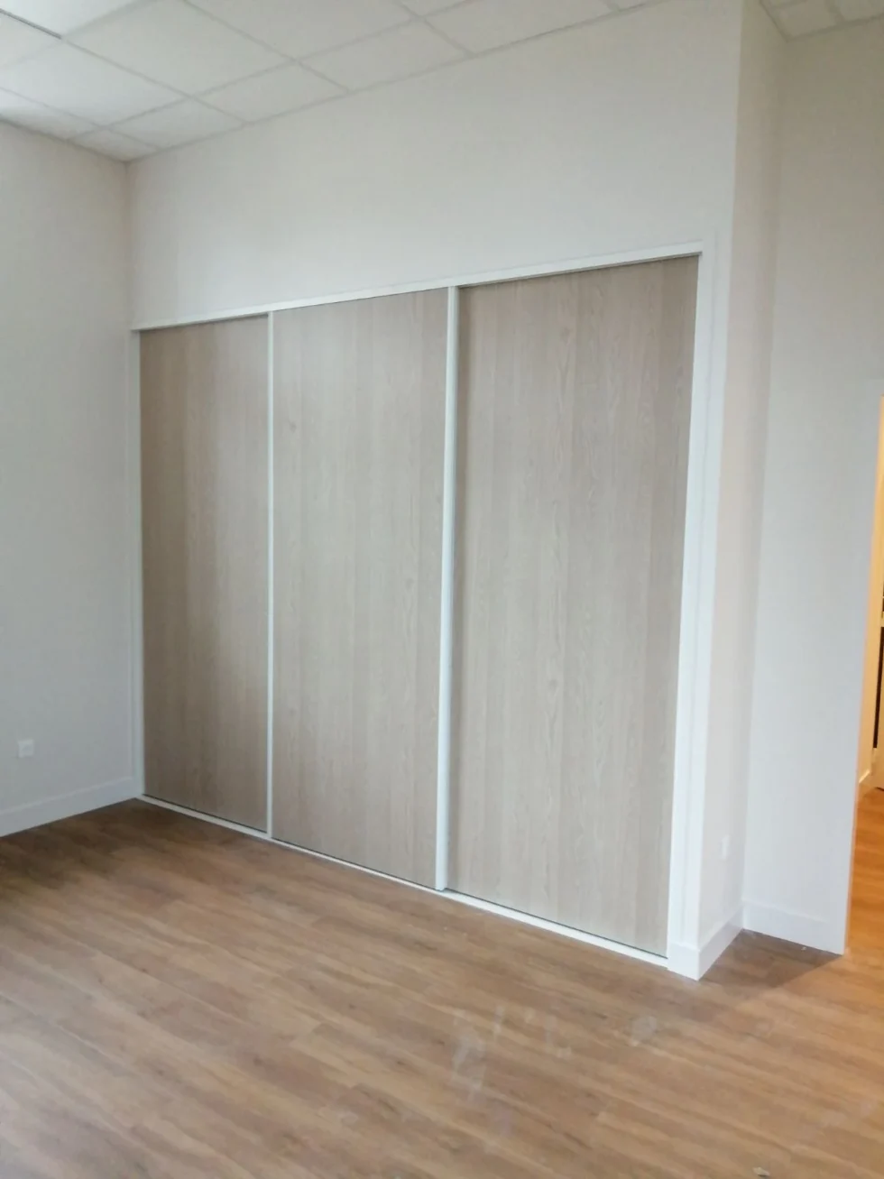 Travaux d’aménagement intérieur avec finitions soignées